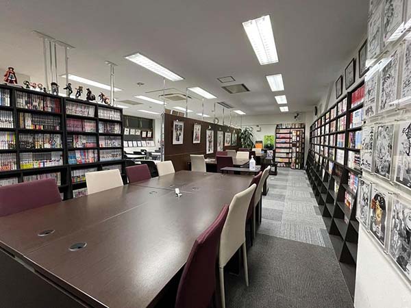 自習室開放＆豊富な図書貸出